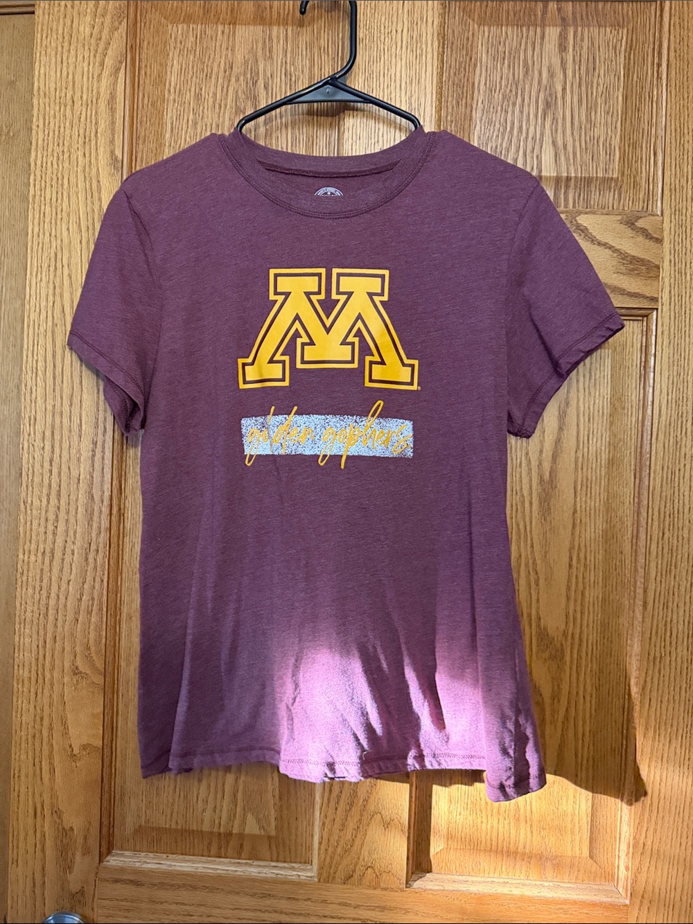 Women’s Minnesota Golden Gopher t-shirt size large